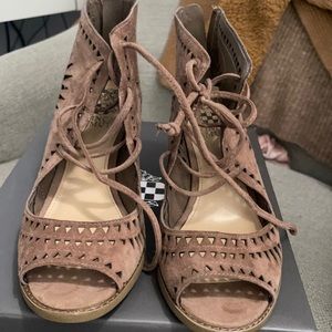 Super cute can be dresses up or down, worn 1x.